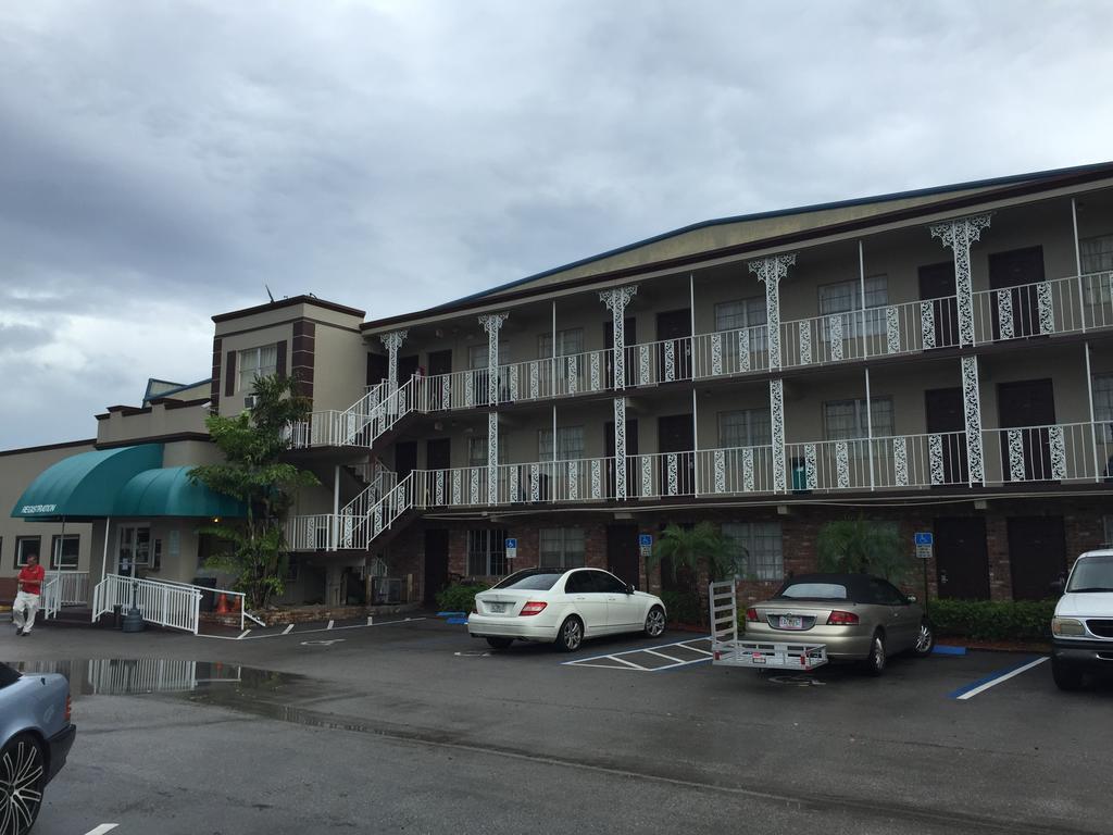 Executive Economy Lodge Pompano Beach Eksteriør billede