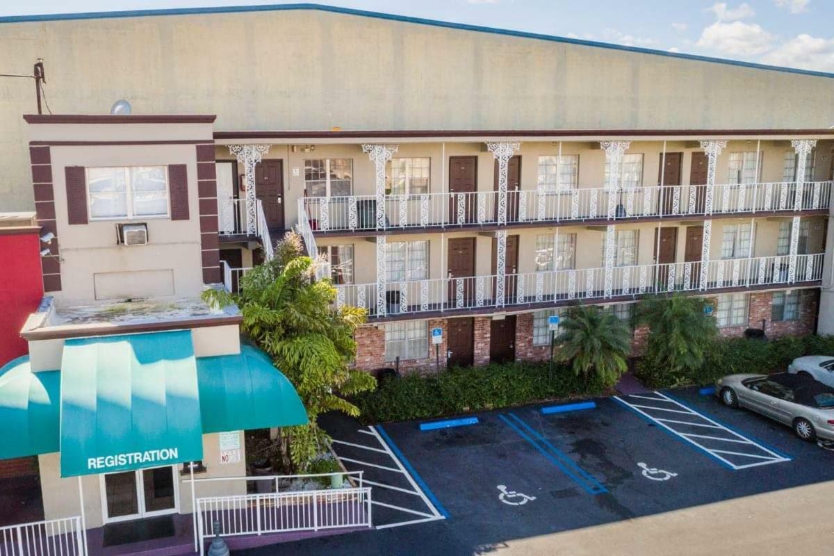 Executive Economy Lodge Pompano Beach Eksteriør billede