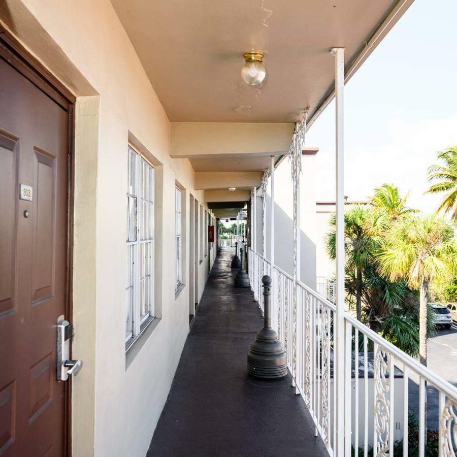 Executive Economy Lodge Pompano Beach Eksteriør billede